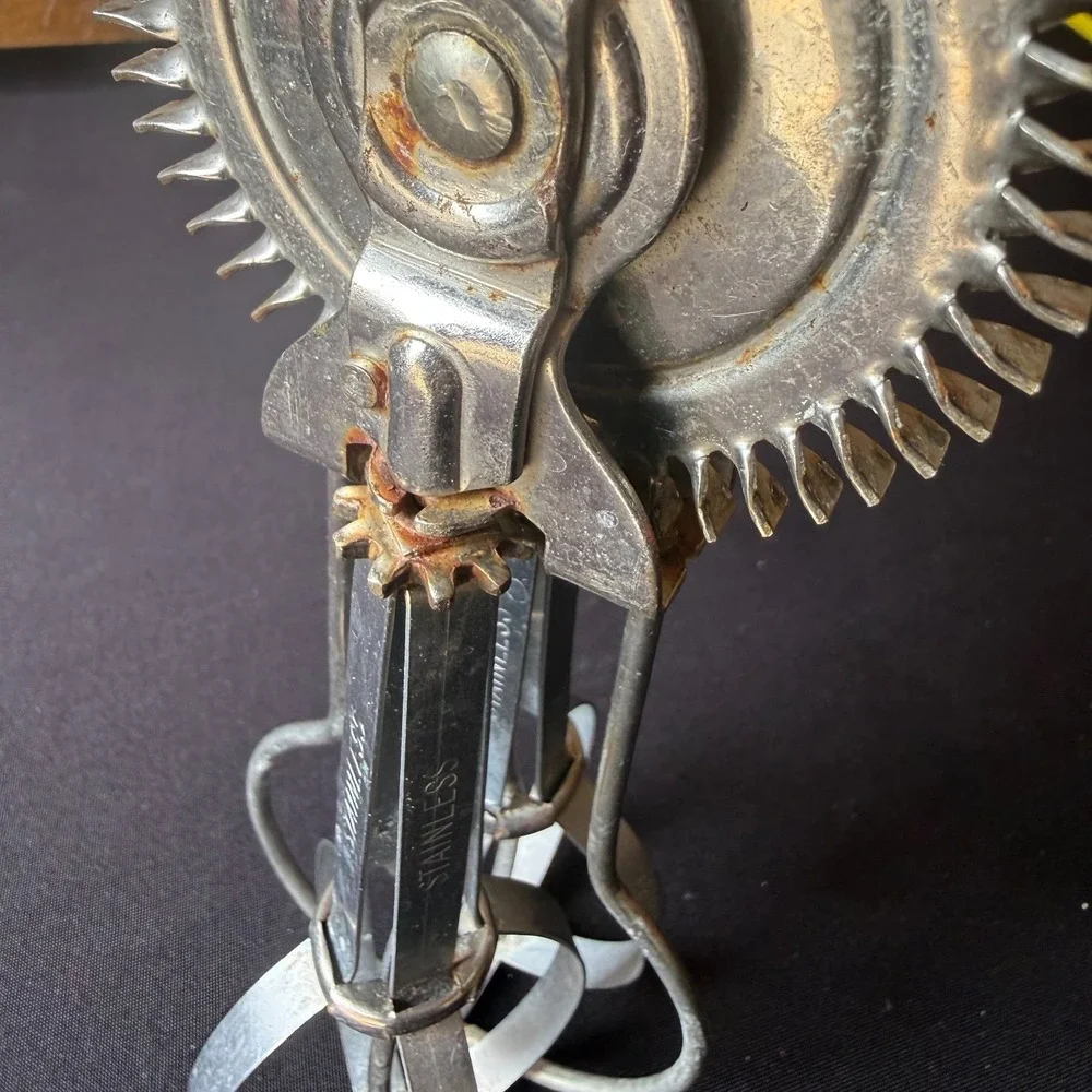 Vintage LADD Universal Hand Crank Egg Beater‎ Green Handle USA Manual Mixer
